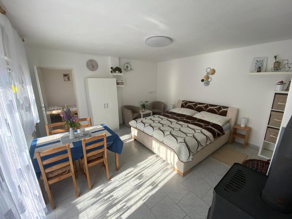 Apartman Beniskovec, Сухдол-над-Лужницы Экстерьер фото